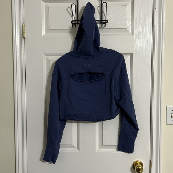 Hooded Navy Crop By Oakley - Picture 5 of 6